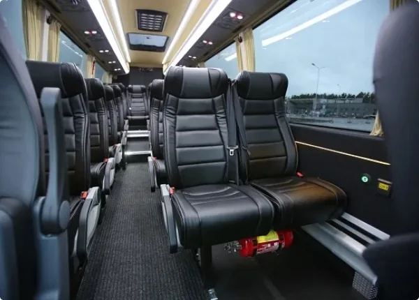 Minibus me Qira në Aeroportin e Tiranës 1